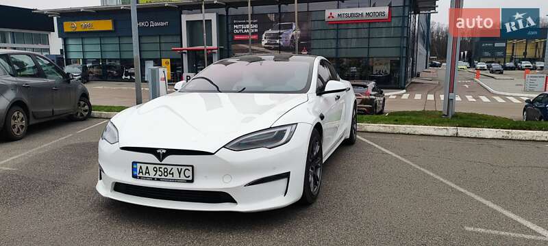 Лифтбек Tesla Model S 2022 в Киеве