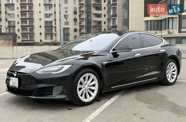 Лифтбек Tesla Model S 2016 в Погребище