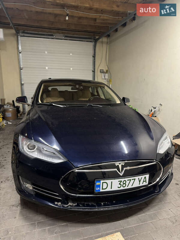 Ліфтбек Tesla Model S 2013 в Луцьку
