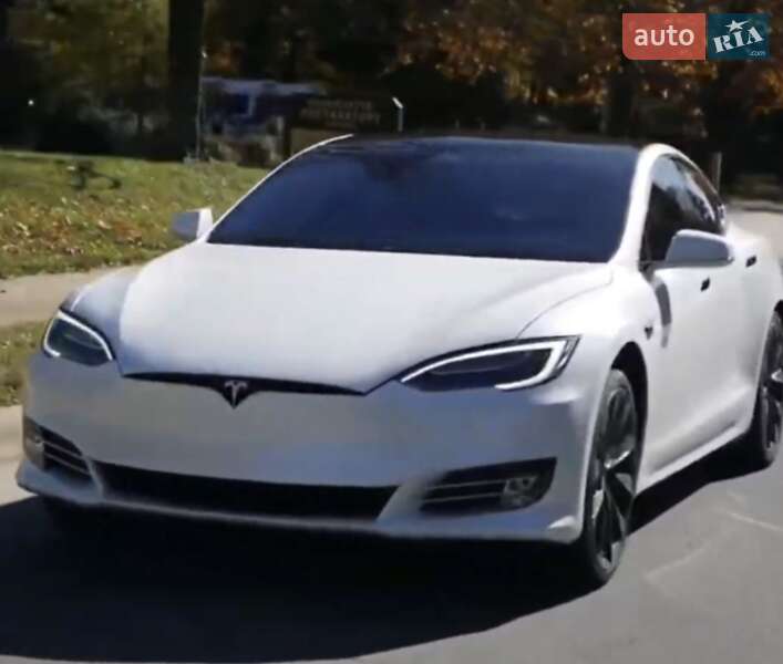 Лифтбек Tesla Model S 2019 в Львове Лифтбек Tesla Model S 2019 в Львове