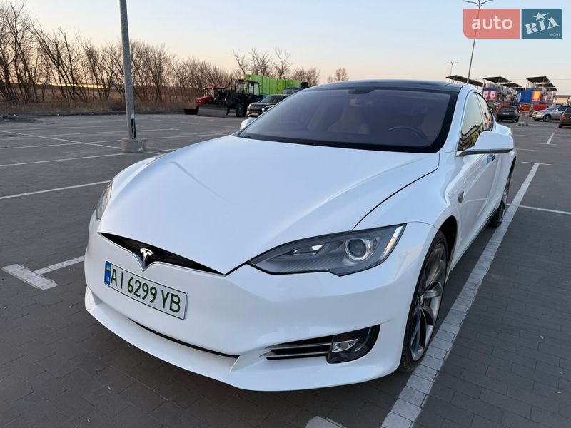 Лифтбек Tesla Model S 2013 в Борисполе