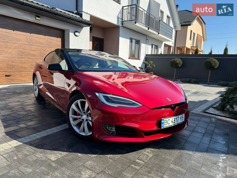 Лифтбек Tesla Model S 2019 в Львове