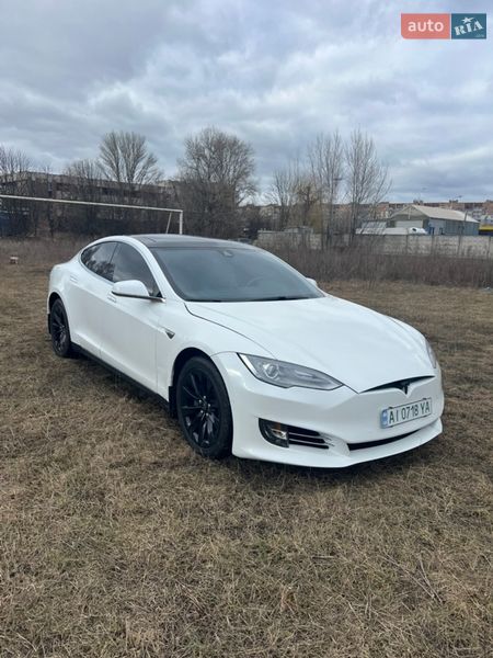 Лифтбек Tesla Model S 2015 в Черкассах Лифтбек Tesla Model S 2015 в Черкассах