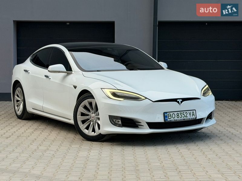 Лифтбек Tesla Model S 2016 в Тернополе