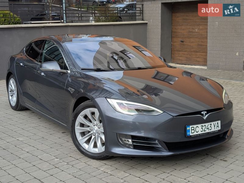 Ліфтбек Tesla Model S 2016 в Івано-Франківську Ліфтбек Tesla Model S 2016 в Івано-Франківську