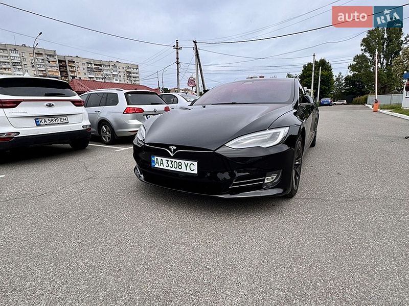 Лифтбек Tesla Model S 2020 в Вышгороде