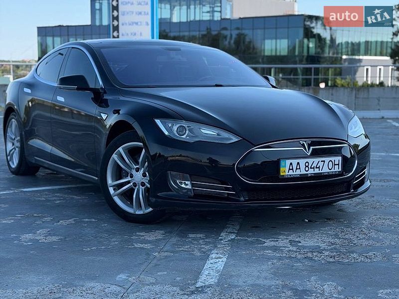 Лифтбек Tesla Model S 2013 в Киеве