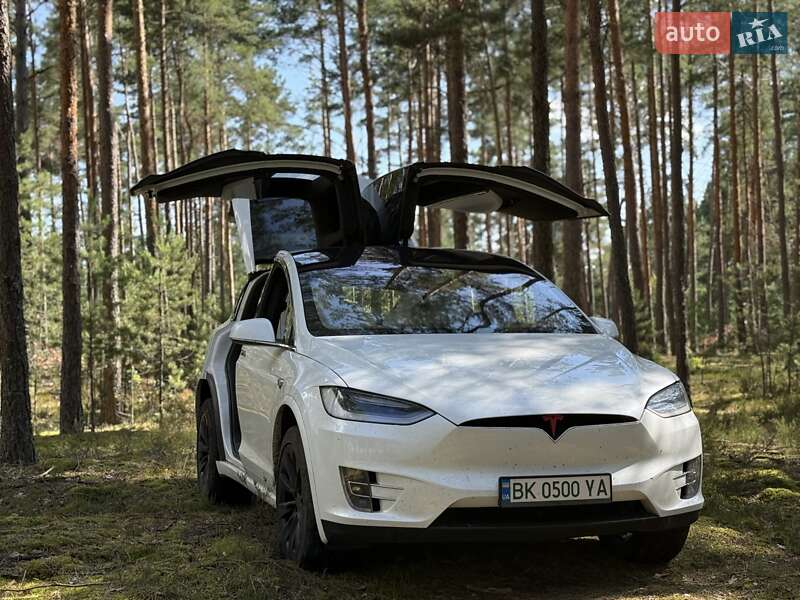 Внедорожник / Кроссовер Tesla Model X 2020 в Ровно Внедорожник / Кроссовер Tesla Model X 2020 в Ровно