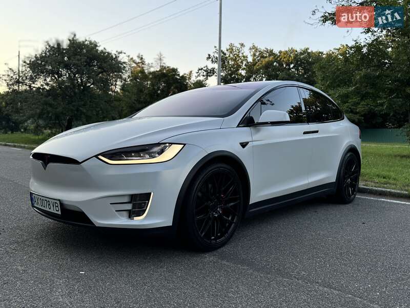 Внедорожник / Кроссовер Tesla Model X 2018 в Киеве