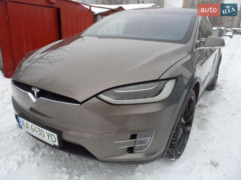 Внедорожник / Кроссовер Tesla Model X 2016 в Киеве