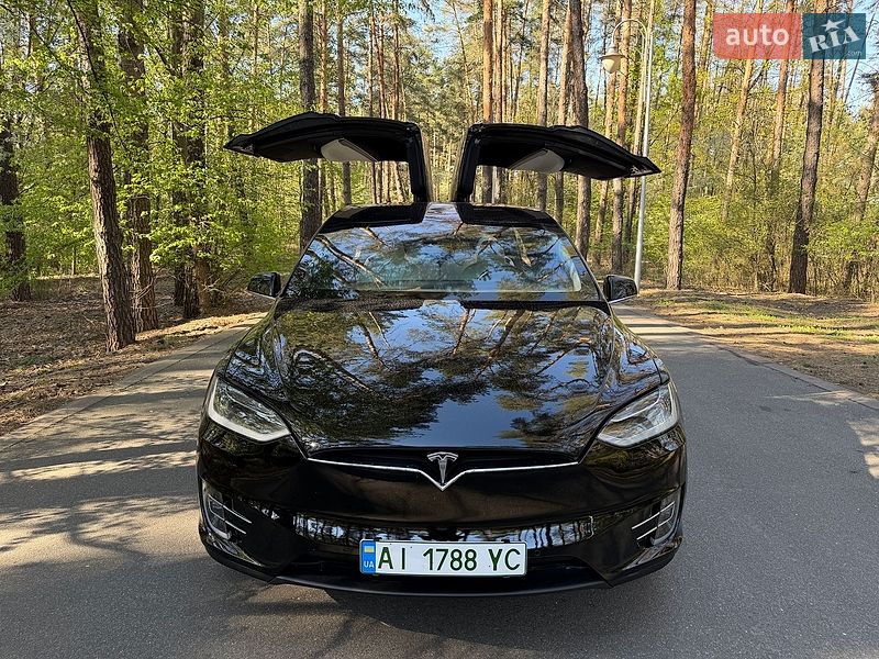 Позашляховик / Кросовер Tesla Model X 2018 в Києві