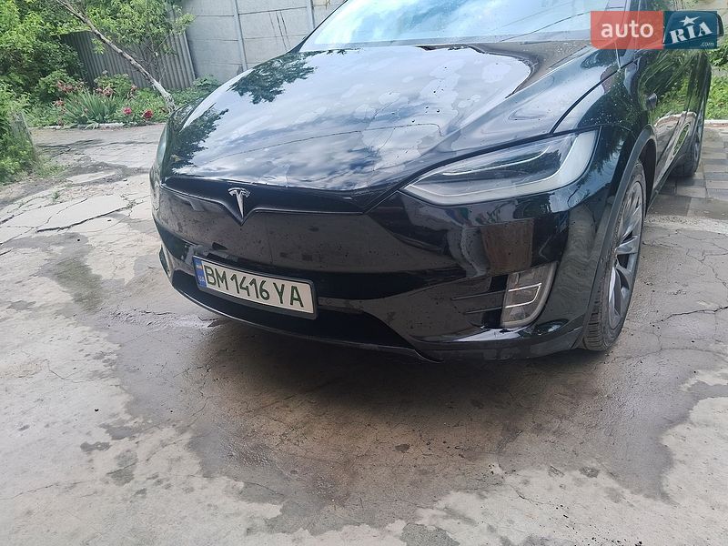 Внедорожник / Кроссовер Tesla Model X 2019 в Сумах