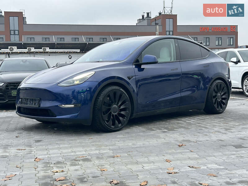 Внедорожник / Кроссовер Tesla Model Y 2023 в Киеве