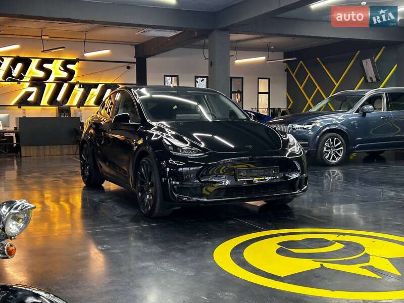 Внедорожник / Кроссовер Tesla Model Y 2023 в Черновцах