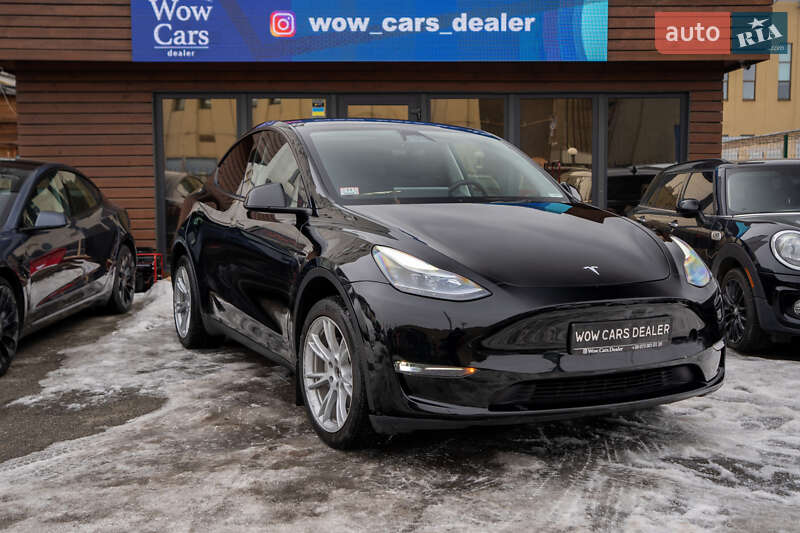 Внедорожник / Кроссовер Tesla Model Y 2023 в Киеве