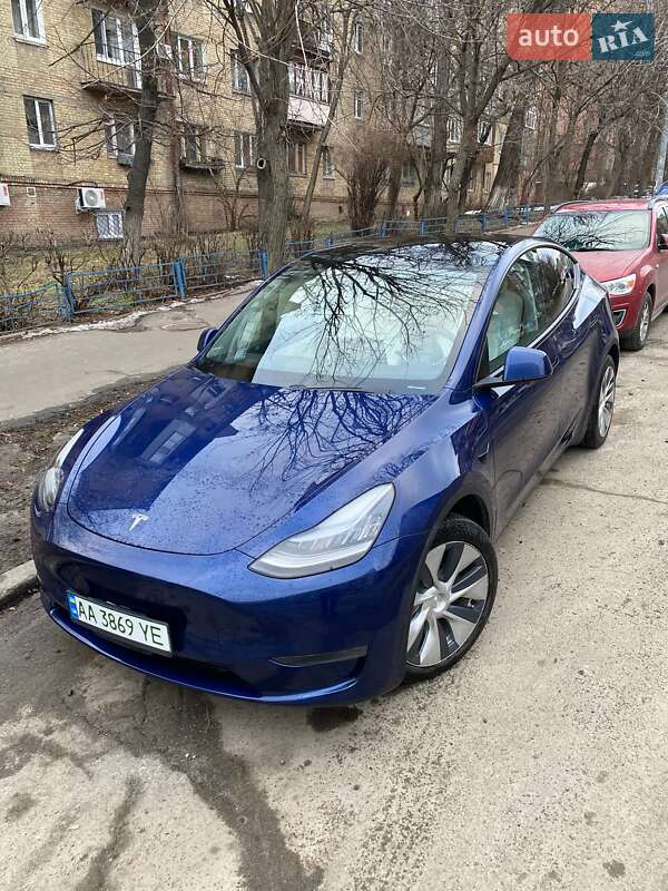 Внедорожник / Кроссовер Tesla Model Y 2020 в Киеве