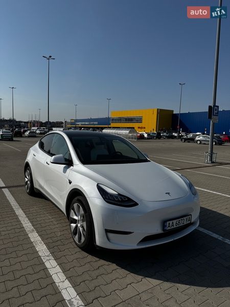 Внедорожник / Кроссовер Tesla Model Y 2021 в Киеве