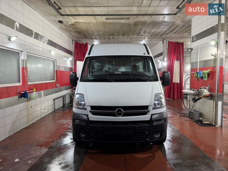 Вантажний фургон Opel Movano 2005 в Львові