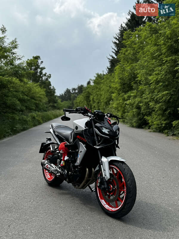 Мотоцикл Без обтекателей (Naked bike) Yamaha MT-09 2020 в Глыбокой Мотоцикл Без обтекателей (Naked bike) Yamaha MT-09 2020 в Глыбокой