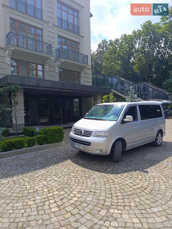 Мінівен Volkswagen Multivan 2006 в Ужгороді