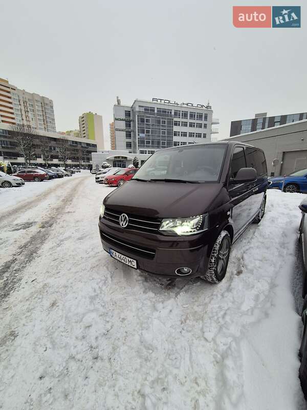 Минивэн Volkswagen Multivan 2014 в Киеве