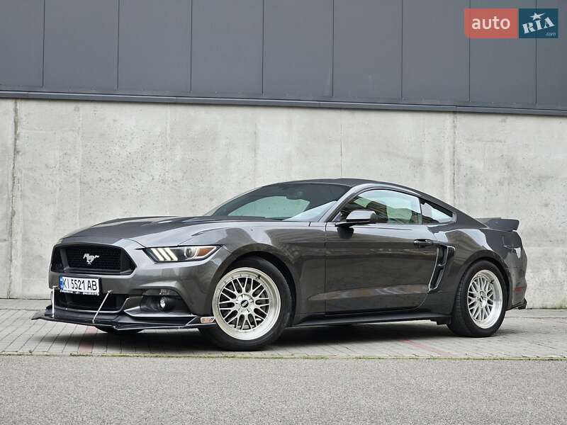 Купе Ford Mustang 2016 в Києві