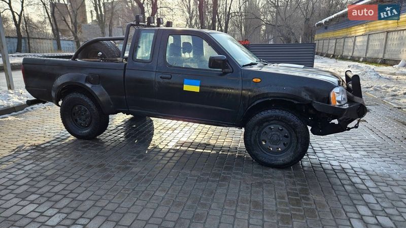 Пикап Nissan Navara 2002 в Запорожье