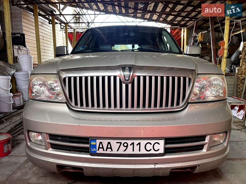 Внедорожник / Кроссовер Lincoln Navigator 2005 в Киеве