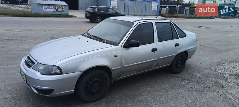 Седан Daewoo Nexia 2012 в Кременчуге