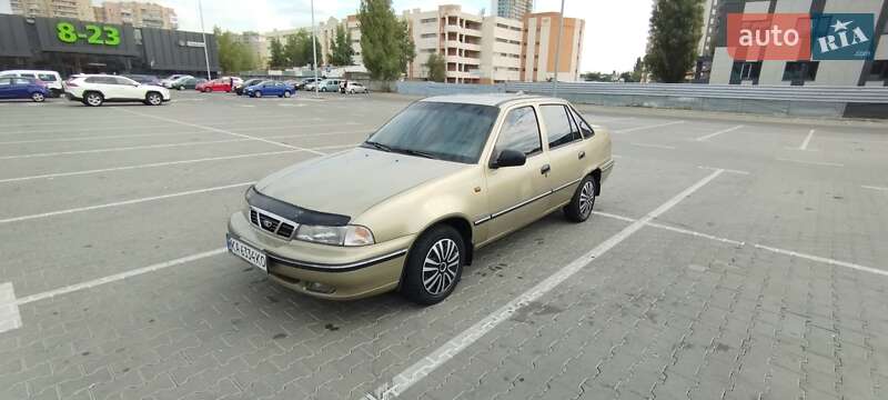 Седан Daewoo Nexia 2006 в Киеве