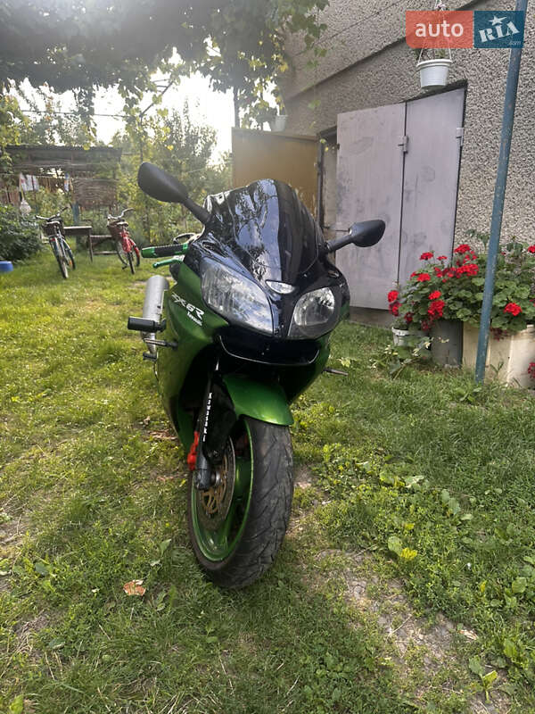 Спортбайк Kawasaki Ninja ZX-6R 2001 в Ужгороде