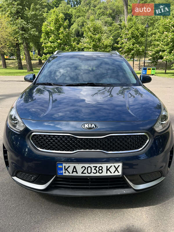Внедорожник / Кроссовер Kia Niro 2017 в Киеве