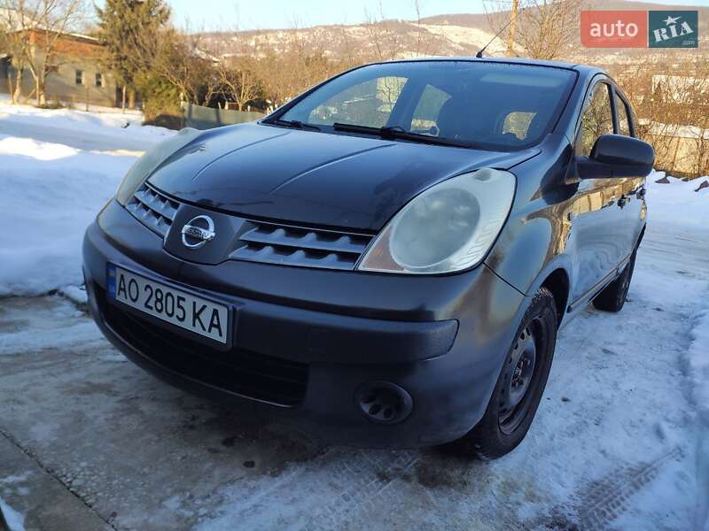 Хэтчбек Nissan Note 2006 в Виноградове