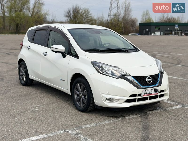 Хэтчбек Nissan Note 2017 в Киеве
