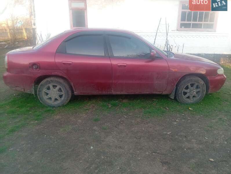 Седан Daewoo Nubira 1998 в Обухове