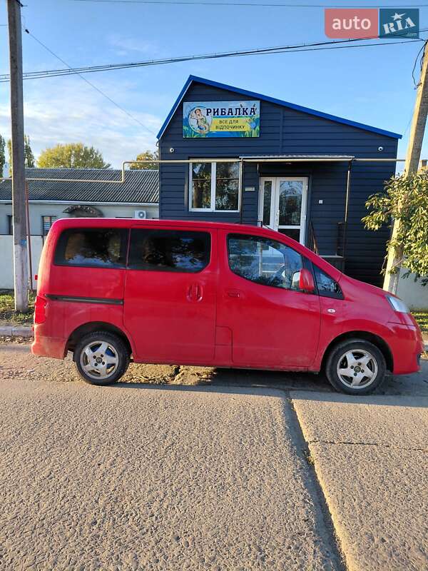 Минивэн Nissan NV200 2010 в Любашевке Минивэн Nissan NV200 2010 в Любашевке