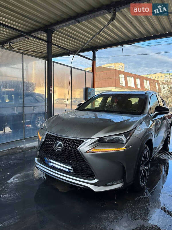 Внедорожник / Кроссовер Lexus NX 2015 в Золотоноше