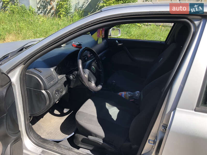 Лифтбек Skoda Octavia 2003 в Львове Лифтбек Skoda Octavia 2003 в Львове