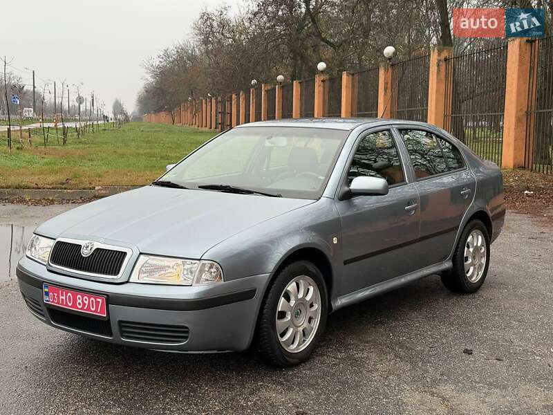 Лифтбек Skoda Octavia 2004 в Кропивницком