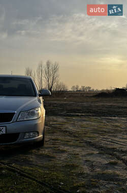 Лифтбек Skoda Octavia 2009 в Хороле
