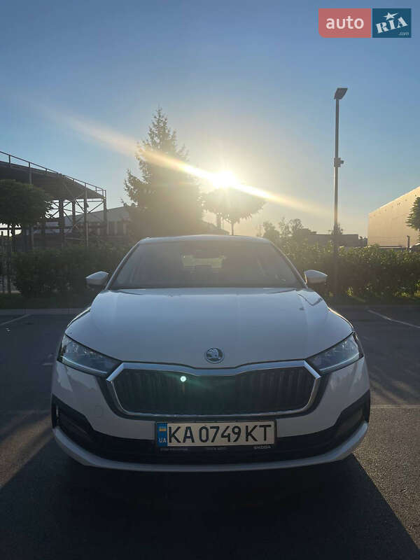 Лифтбек Skoda Octavia 2023 в Киеве