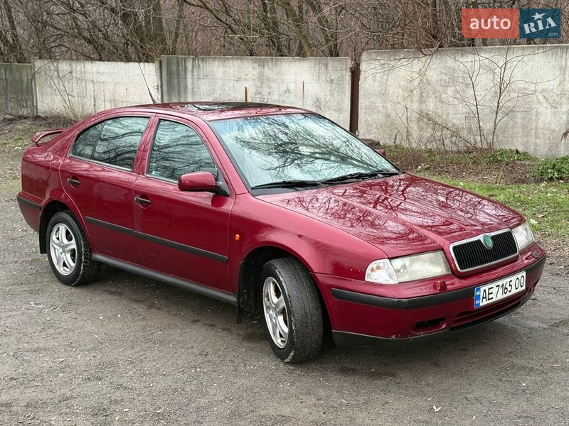 Лифтбек Skoda Octavia 1998 в Днепре