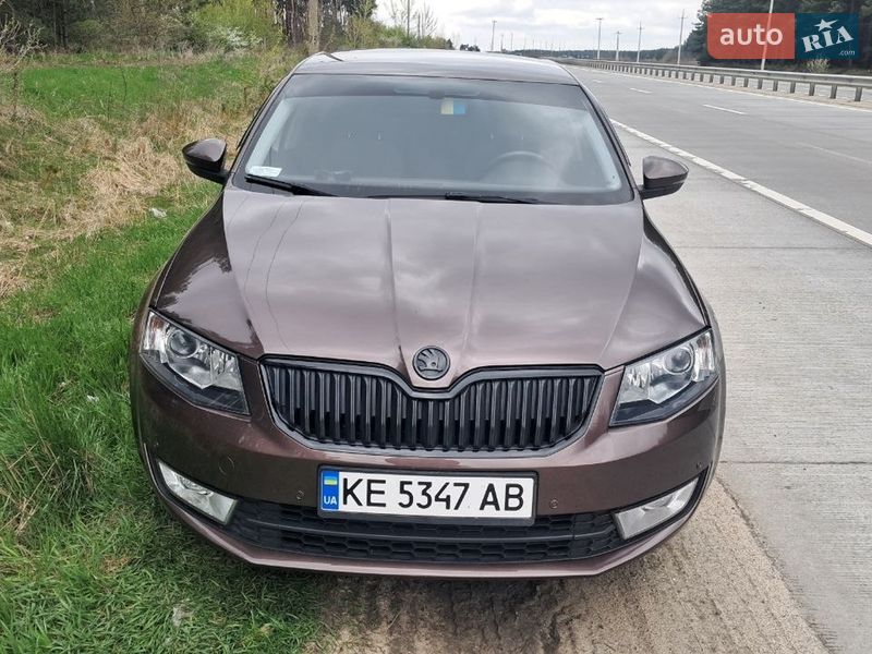 Лифтбек Skoda Octavia 2015 в Запорожье