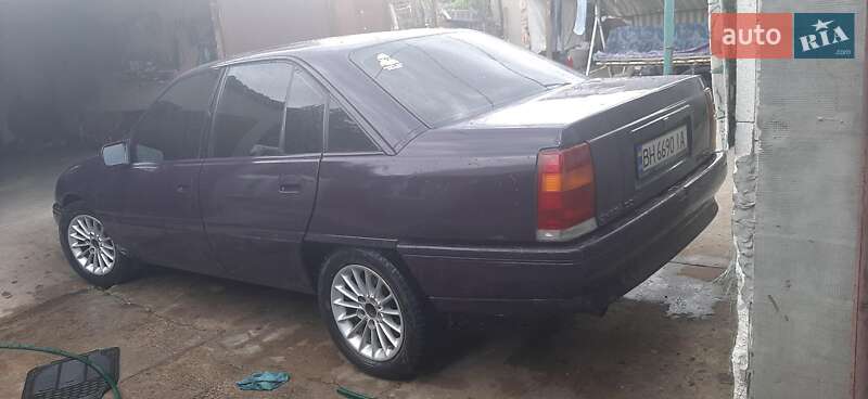 Седан Opel Omega 1990 в Одессе