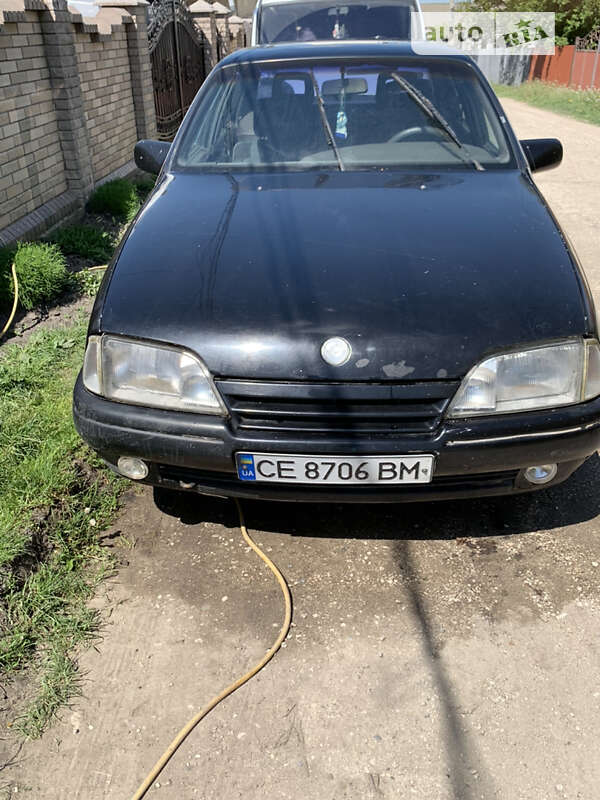 Седан Opel Omega 1988 в Черновцах
