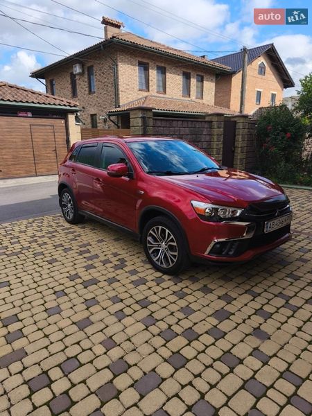 Внедорожник / Кроссовер Mitsubishi Outlander Sport 2019 в Виннице