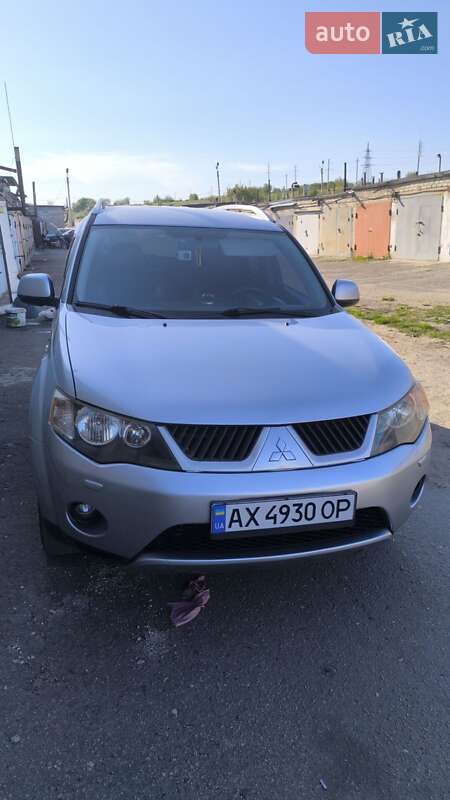 Внедорожник / Кроссовер Mitsubishi Outlander XL 2007 в Лозовой