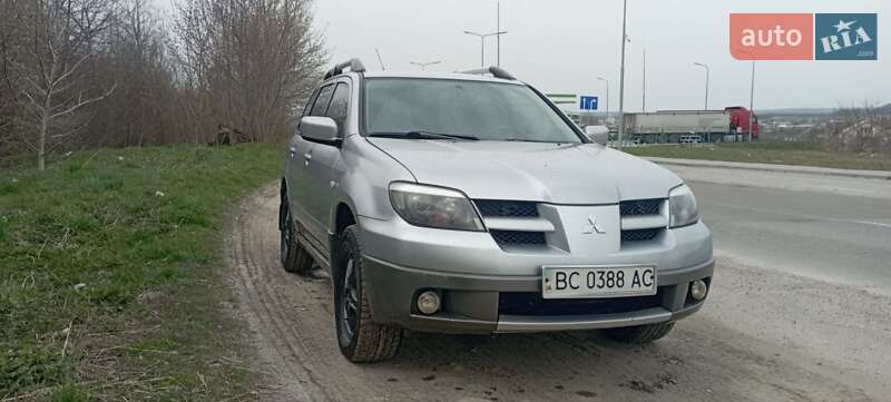 Внедорожник / Кроссовер Mitsubishi Outlander 2003 в Золочеве