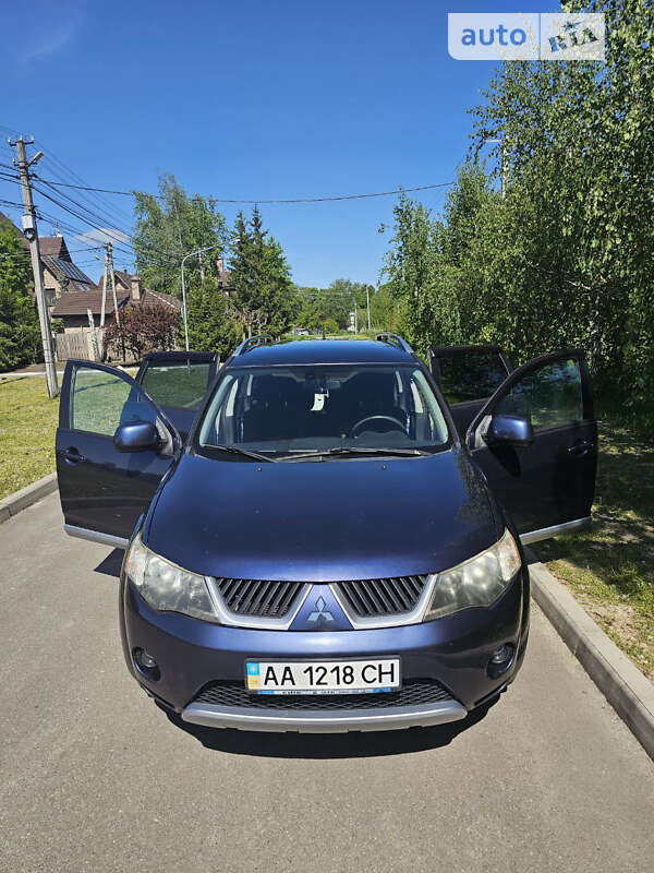 Внедорожник / Кроссовер Mitsubishi Outlander 2008 в Киеве