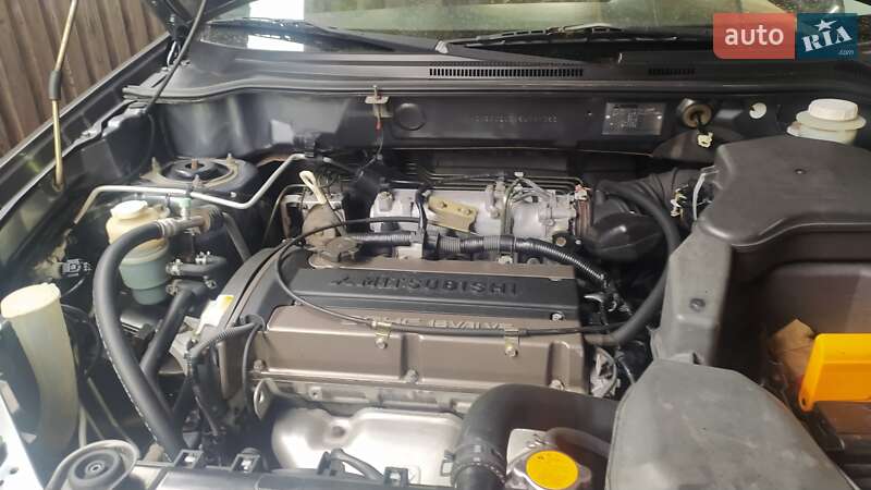 Позашляховик / Кросовер Mitsubishi Outlander 2005 в Звягелі